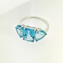 Load image into Gallery viewer, Custom 18ct Gold Ring with stone by Marie-Pauline Moonen