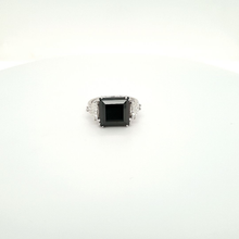 Load image into Gallery viewer, Custom Sophisticated Ring by Marie-Pauline Moonen