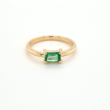 Load image into Gallery viewer, Custom 18ct Gold Ring with stone by Marie-Pauline Moonen
